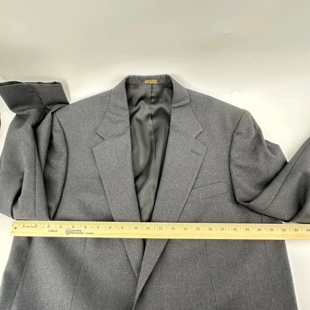 Cricketeer Suit Men 41R W35 x 31 Dark Gray Wool Two Button Professional Business